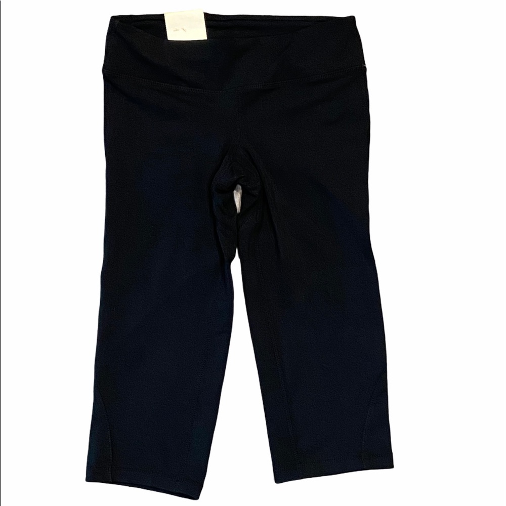 GapBody Knee Capri Leggings